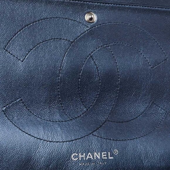 Chanel Blue 2.55 Reissue Quilted Classic Metallic Calfskin Leather 228 Maxi F... - Picture 7 of 9